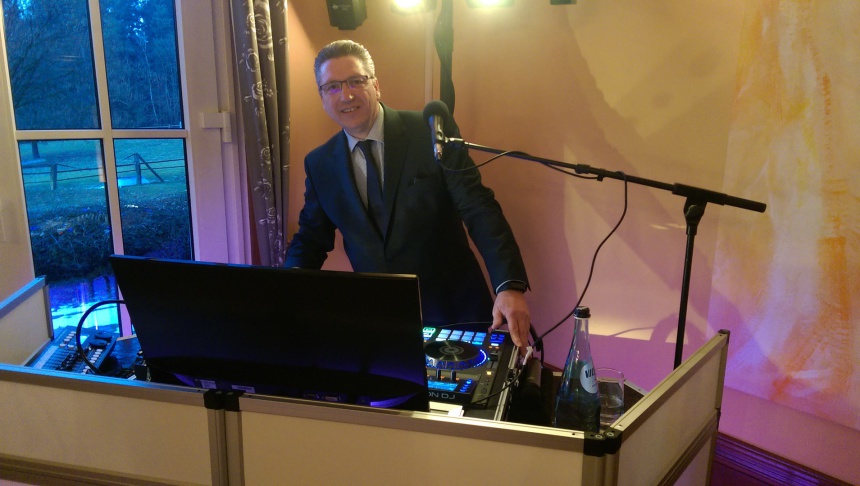 DJ Bernd Musikalische Unterhaltung & Moderation